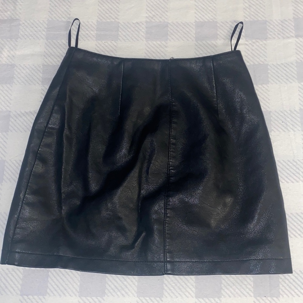 leather mini skirt with fashion zippers